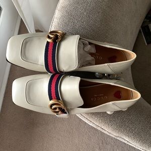 NIB Authentic Gucci Peyton Mid- Heel faux pearl Leather Loafer sz 37/7